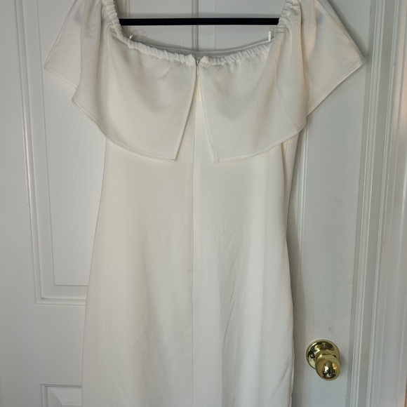 Charles Henry Off the Shoulder Dress in Ivory Size Small - Picture 4 of 10